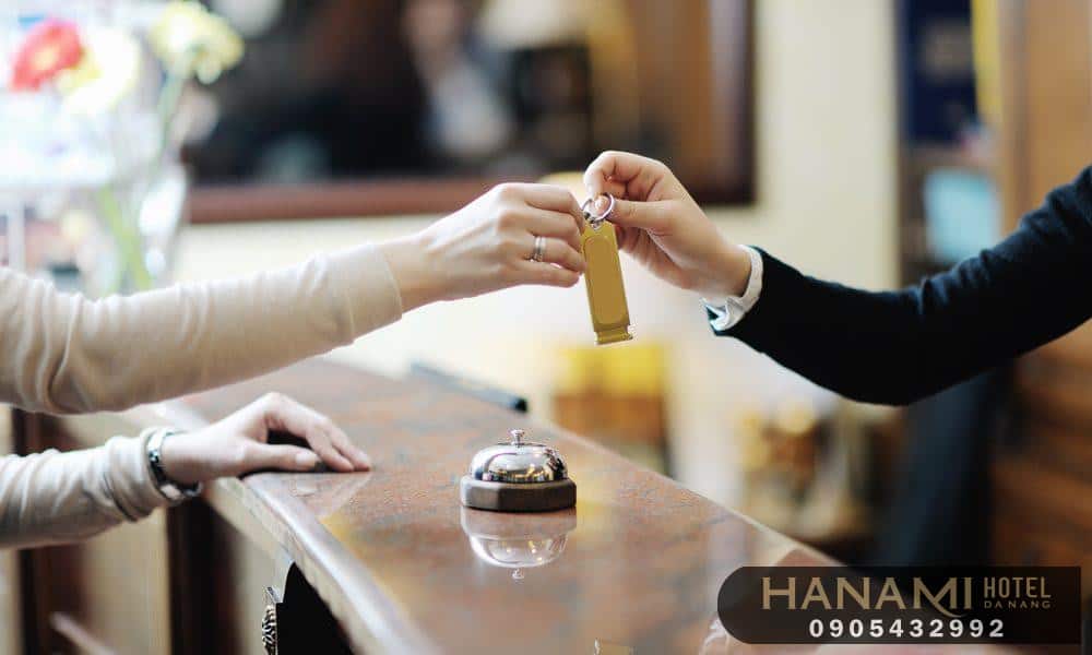 Checkin, check out trong khách sạn là gì