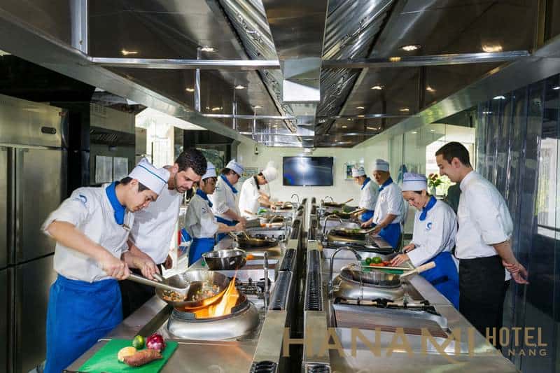 Đầu bếp khách sạn là gì?